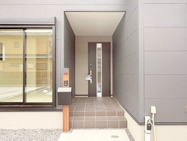 吉田町住吉11期　新築戸建のエントランス