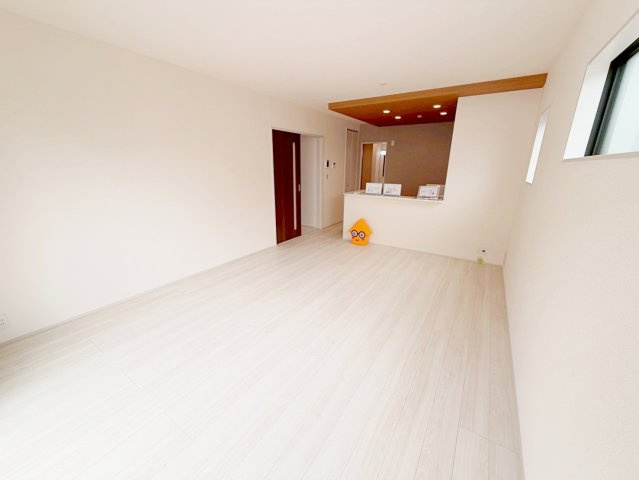 吉田町住吉11期　新築戸建の居間・リビング