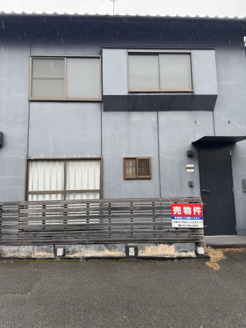 右京区嵯峨釈迦堂門前南中院町 中古戸建のその他|建物正面の様子です。落ち着いた外観が住宅地の景観になじんでいます。