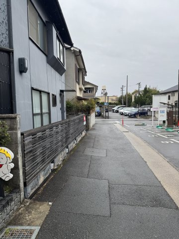 右京区嵯峨釈迦堂門前南中院町 中古戸建のその他|周辺は交通量の少ない生活道路のため、小さなお子様のいるご家庭にも安心の住環境です。