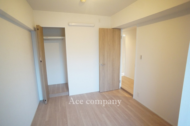 【子供部屋】 | ファミールハイツ城東A棟 | 【洋室5帖】エアコン先行配管済み☆クローゼット完備です♪