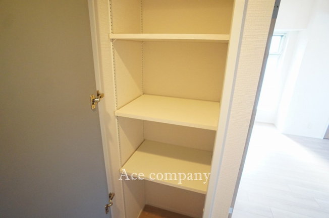 【収納】 | ファミールハイツ城東A棟 | 廊下にある収納です♪