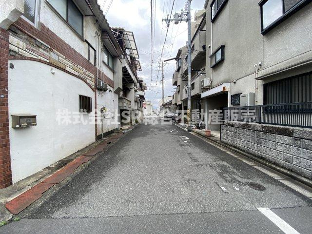 永和1丁目中古テラスハウスの前面道路含む現地写真|前面道路含む現地写真です