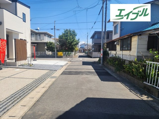 小牧市大字北外山　新築戸建　1号棟の前面道路含む現地写真