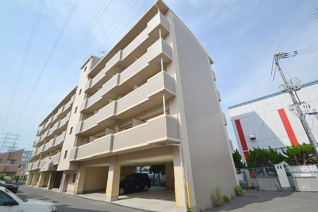 ドミトリー庚午 壱番館の外観