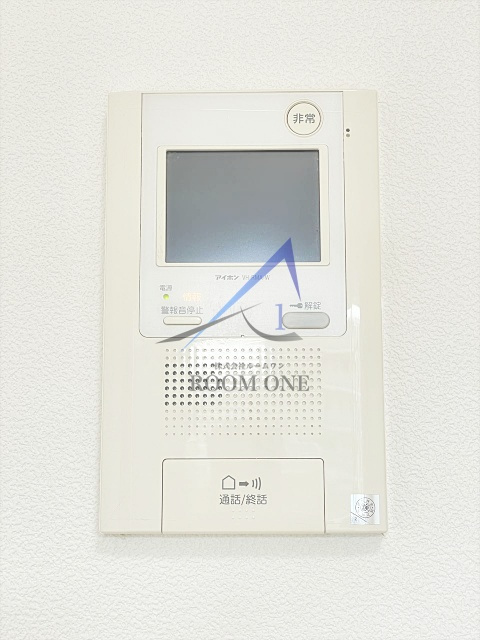 スカイコート川崎京町のセキュリティ|モニター付きインターホンです。