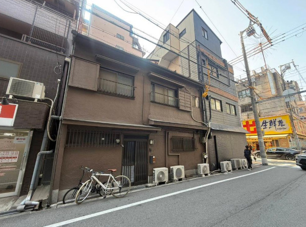 大阪市中央区島之内２丁目の店舗事務所の外観