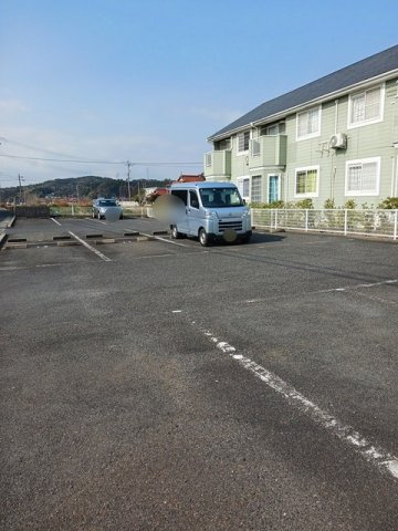 ロジュマンⅠ番館の駐車場