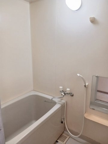 ロジュマンⅠ番館の浴室