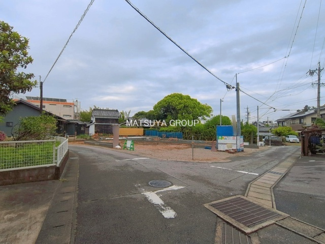 【前面道路含む現地写真】の画像