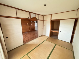 【和室】 | 陵南住宅２号棟 | ココカラファインまで徒歩１１分ですので、消耗品のお買い物にも便利ですよ