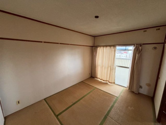 【和室】 | 陵南住宅２号棟 | 周辺にはスーパーや薬局など、商業施設がそろっていますよ！とても住みやすい環境です