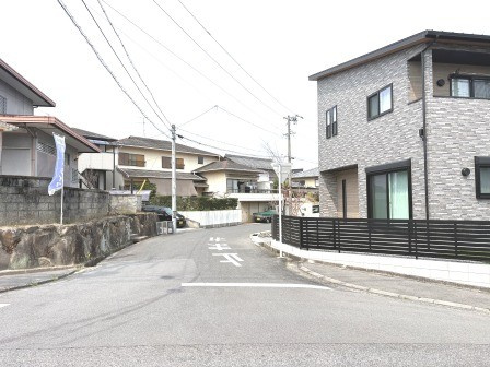 【前面道路含む現地写真】の画像