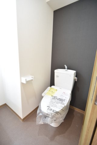 大阪市城東区中央３丁目の賃貸マンションのトイレ