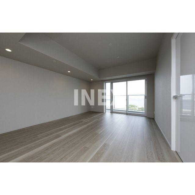 横浜市西区みなとみらい６丁目の賃貸マンションの居間・リビング
