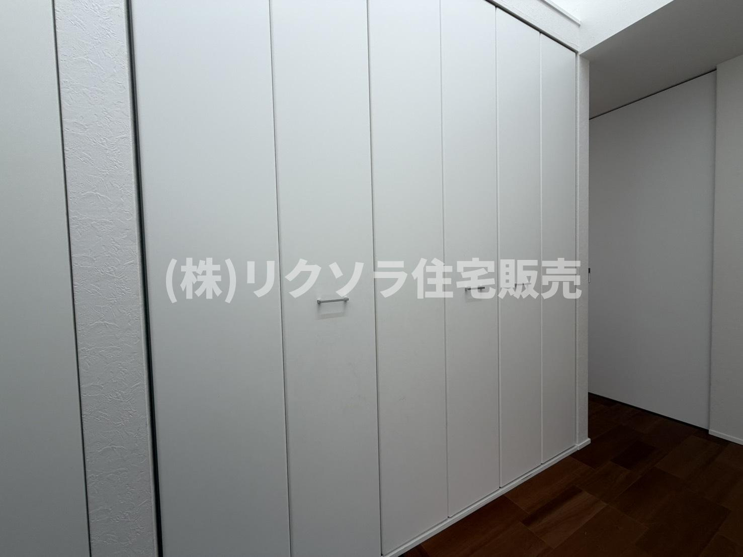 東船橋2丁目　中古一戸建ての収納|大型シューズクローゼット
■物件内覧・資金計画相談・住宅ローン相談、リフォーム相談、お問合せ受付中■
※当日・翌日のご内覧、ご相談はお電話でのお問合せがスムーズです！