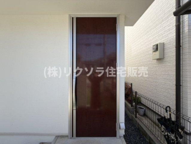 東船橋2丁目　中古一戸建ての玄関|■物件内覧・資金計画相談・住宅ローン相談、リフォーム相談、お問合せ受付中■
※当日・翌日のご内覧、ご相談はお電話でのお問合せがスムーズです！