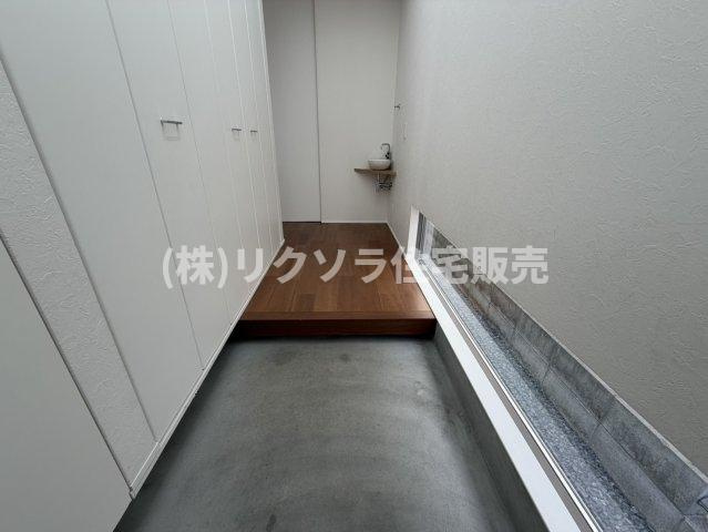 東船橋2丁目　中古一戸建ての内装|大型シューズボックス付き
■物件内覧・資金計画相談・住宅ローン相談、リフォーム相談、お問合せ受付中■
※当日・翌日のご内覧、ご相談はお電話でのお問合せがスムーズです！
