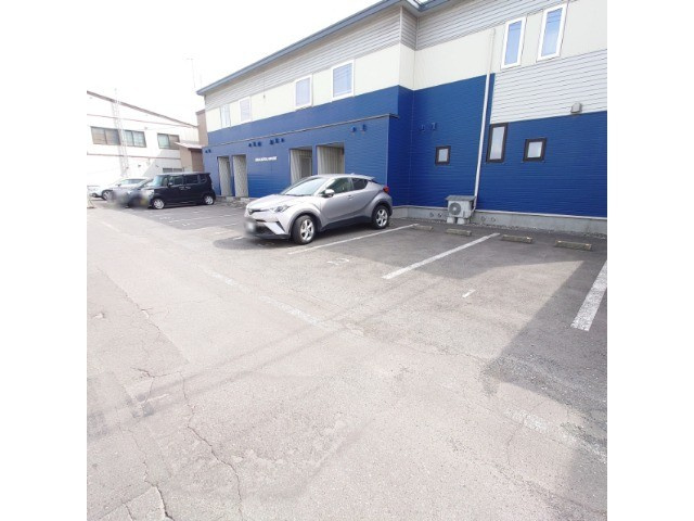 GRACE FULHOUSEの駐車場