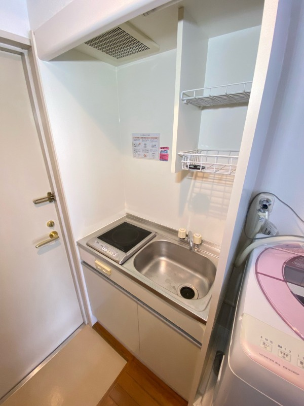 マンションソーキⅡのキッチン|1口のIHヒーターのキッチンです※別部屋写真