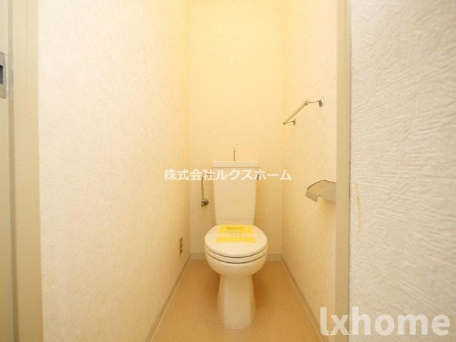 ピアハイツ幸のトイレ|ゆったりとした空間のトイレです