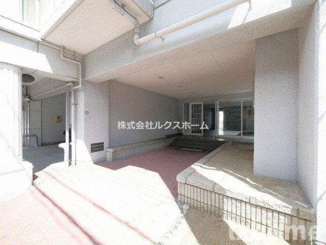 ピアハイツ幸のエントランス|毎日通るエントランスはこのようになっています
