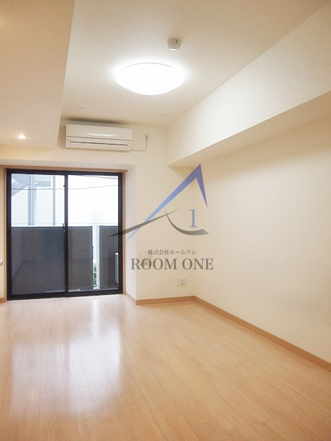 ルーブル明大前の居間・リビング|洋室のお部屋です。