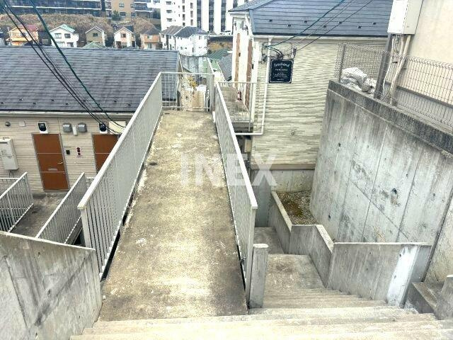 横浜市南区大岡５丁目のアパートの外観