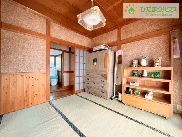 日立市相田町３丁目　中古戸建の和室|客間やお子様の遊び場、寝室など、さまざまな用途に使える和室。
ライフスタイルに合わせて柔軟に活用できます。