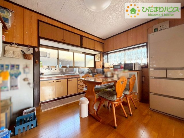 日立市相田町３丁目　中古戸建のダイニング|明るいダイニングで、毎日の食卓がより楽しいひとときに。
家族との会話が弾む、心地よい空間です。