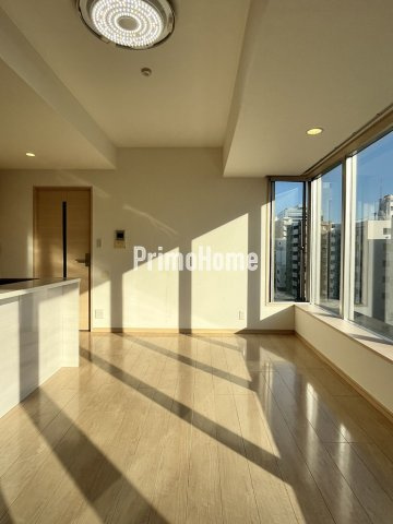 フュージョナル秋葉原の居間・リビング