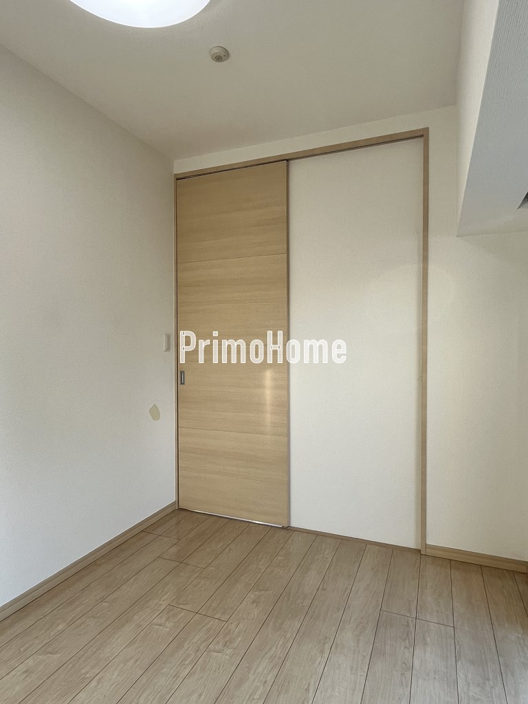 フュージョナル秋葉原の洋室