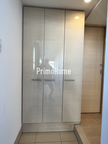 フュージョナル秋葉原の玄関