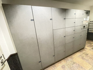 【設備】 | ダイアパレス千葉美術館 | 不在時も便利な宅配BOX付き！荷物の受け取りがスムーズで、ネットショッピングや再配達の心配も減り、日々の暮らしを快適にします♪