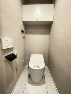 【トイレ】 | ダイアパレス千葉美術館 | タンクレスのスタイリッシュなトイレです♪収納も完備！