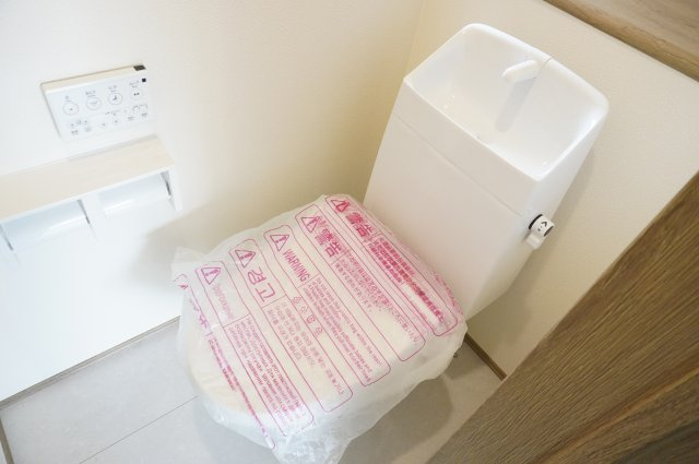 草加市清門3丁目 新築分譲住宅 全3棟 B号棟のトイレ|2階