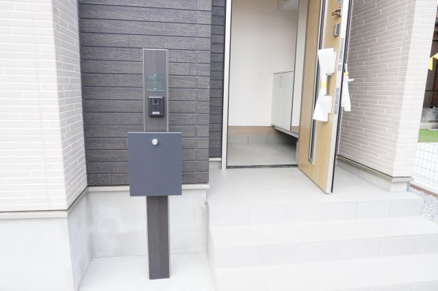 草加市清門3丁目 新築分譲住宅 全3棟 B号棟のその他|インターホン機能付き門柱