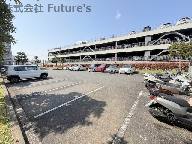 パークフィールドみさとテラ・ウエスト2街区2号館の駐車場|敷地内駐車場（要空き・料金確認）
