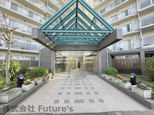 パークフィールドみさとテラ・ウエスト2街区2号館のエントランス|オートロック付きのマンションになります。