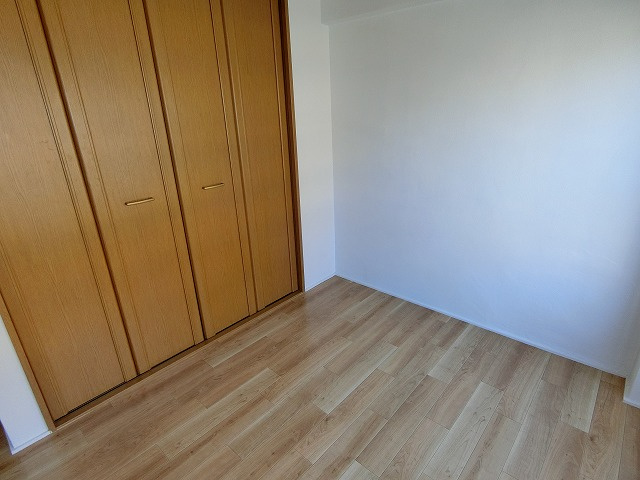 メゾン甲子園六番町の洋室