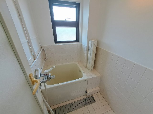 メゾン甲子園六番町の浴室