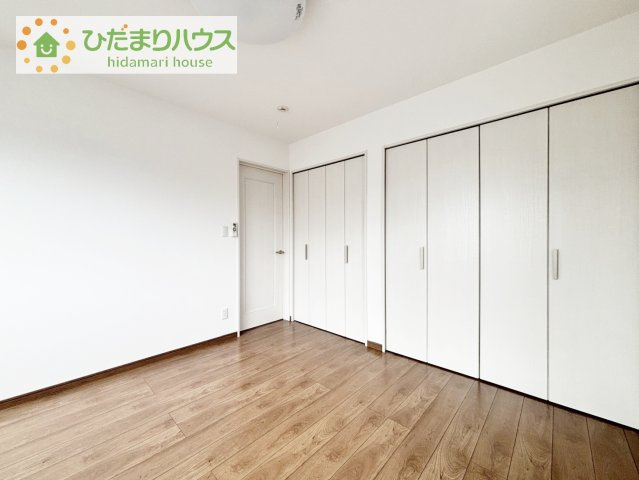 【寝室】 | 龍ケ崎市松ケ丘1丁目　中古戸建 | 木の温もりを感じるようなフローリングで心がリラックスします♪