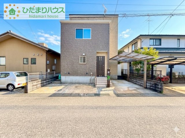 【駐車場】 | 龍ケ崎市松ケ丘1丁目　中古戸建 | マイホームなら駐車場代がかかりません！しかも、駐車場にも水栓が付いており、自宅で洗車ができます(^^)/
