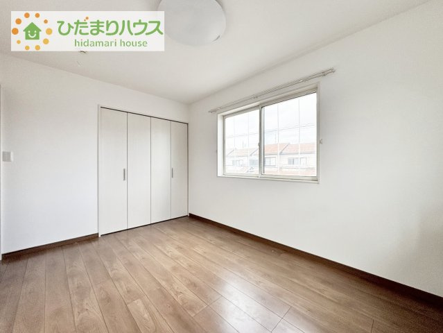【洋室】 | 龍ケ崎市松ケ丘1丁目　中古戸建 | 机とベットを置けば子供部屋の完成です！