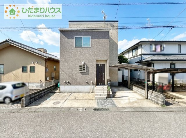 【外観】 | 龍ケ崎市松ケ丘1丁目　中古戸建 | ソーラーパネルが付いており、日々の電気代の節約につながります♪