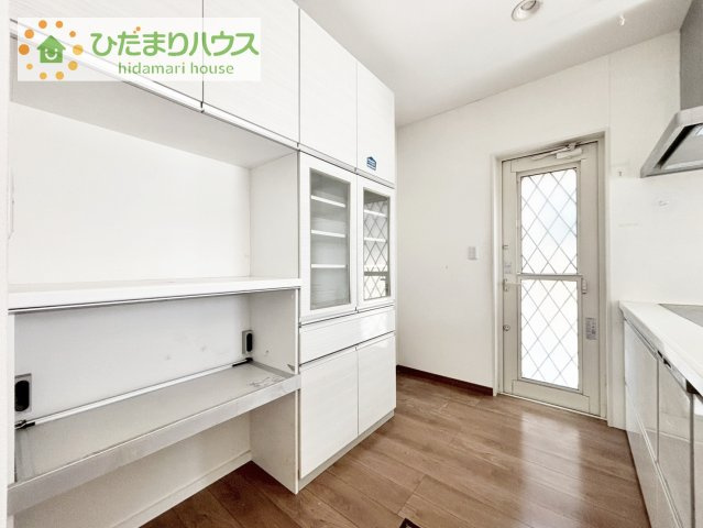 【収納】 | 龍ケ崎市松ケ丘1丁目　中古戸建 | 備え付けの大型収納で家電の置き場所もバッチリ！！