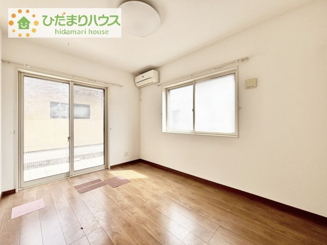 【洋室】 | 龍ケ崎市松ケ丘1丁目　中古戸建 | 窓が多く、明るい空間を演出してくれます(*^^*)