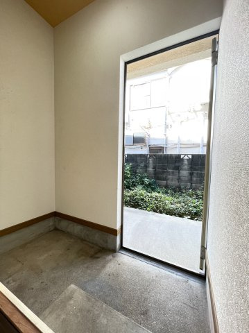 千里丘ハイツの玄関