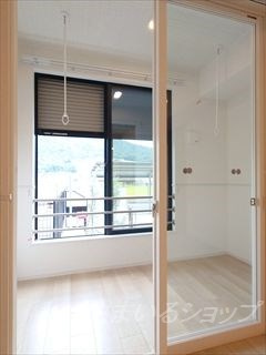 広島市安佐北区上深川町のアパートのバルコニー