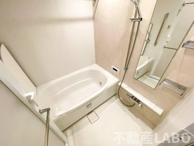 コンフォリア・リヴ博労町一丁目Qの浴室